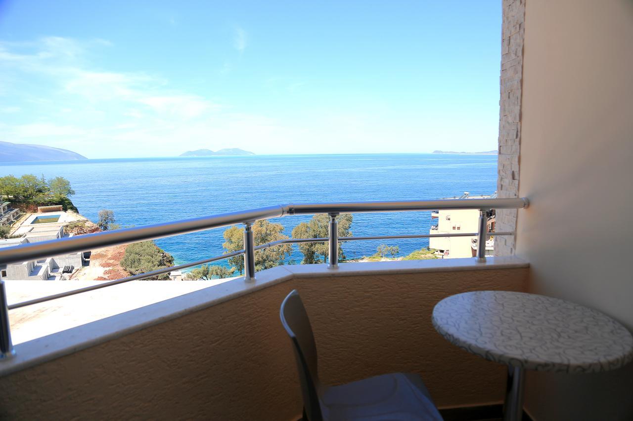 Nomelia Residence B&B Vlorë Exteriör bild