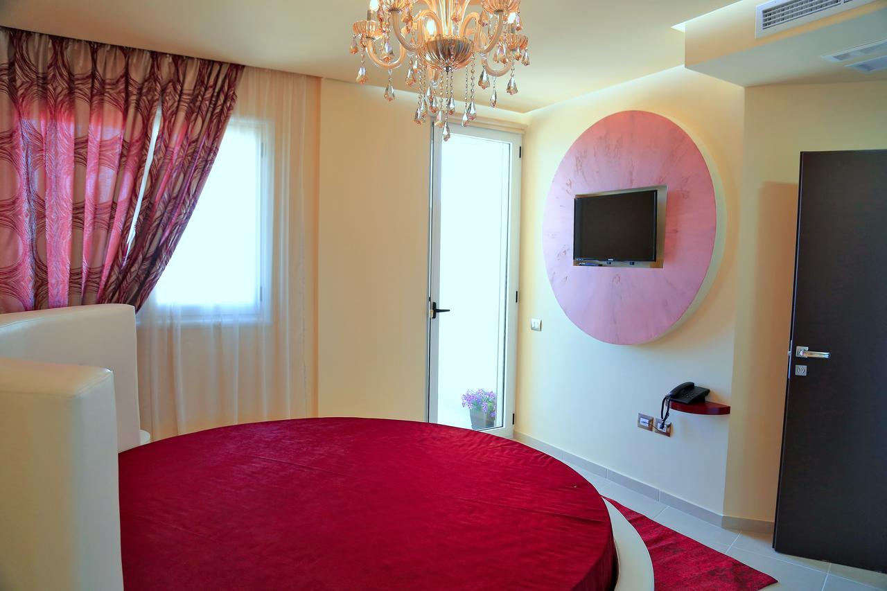 Nomelia Residence B&B Vlorë Exteriör bild