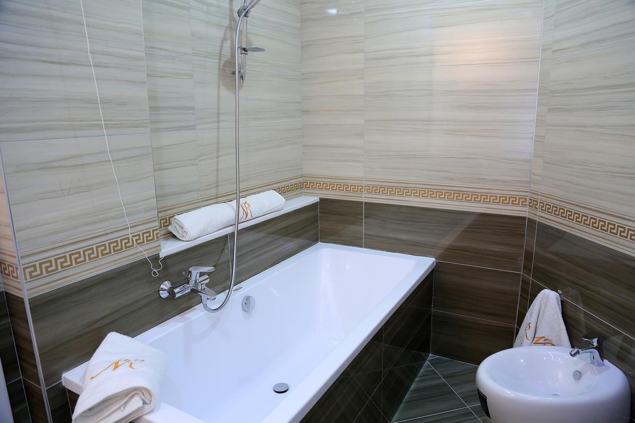 Nomelia Residence B&B Vlorë Exteriör bild