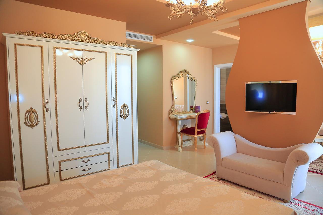 Nomelia Residence B&B Vlorë Exteriör bild