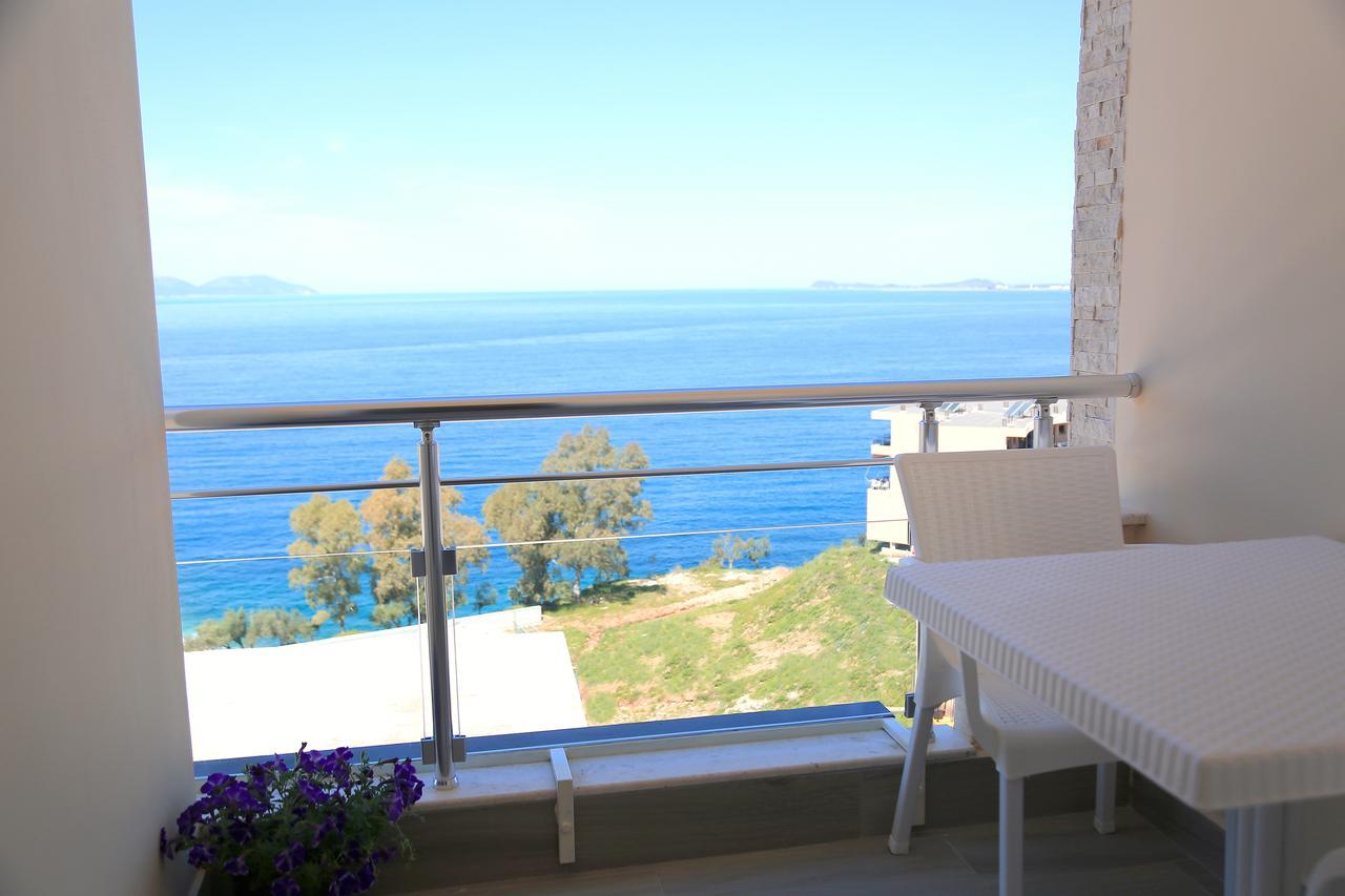 Nomelia Residence B&B Vlorë Exteriör bild