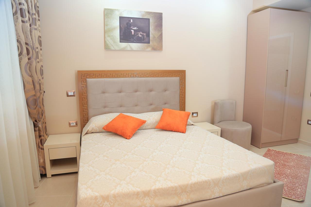 Nomelia Residence B&B Vlorë Exteriör bild