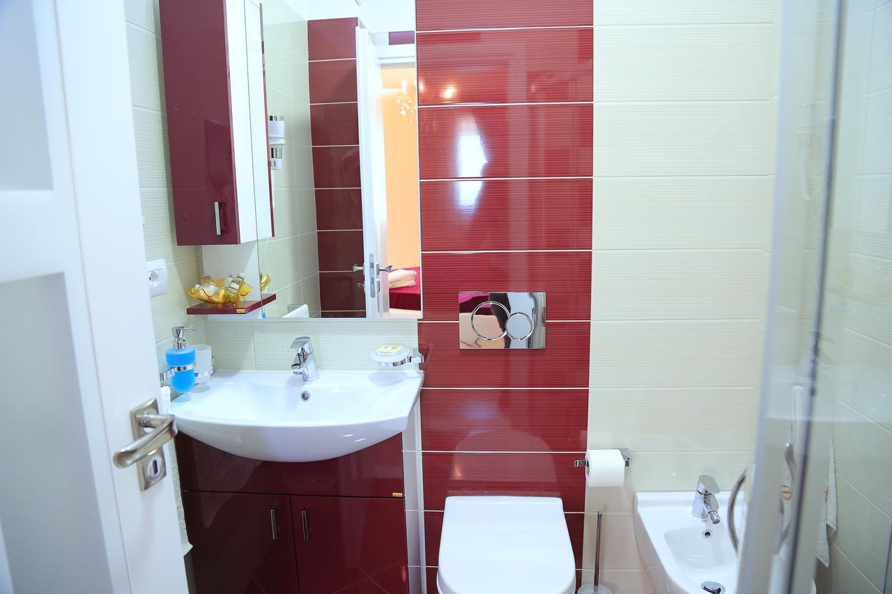 Nomelia Residence B&B Vlorë Exteriör bild