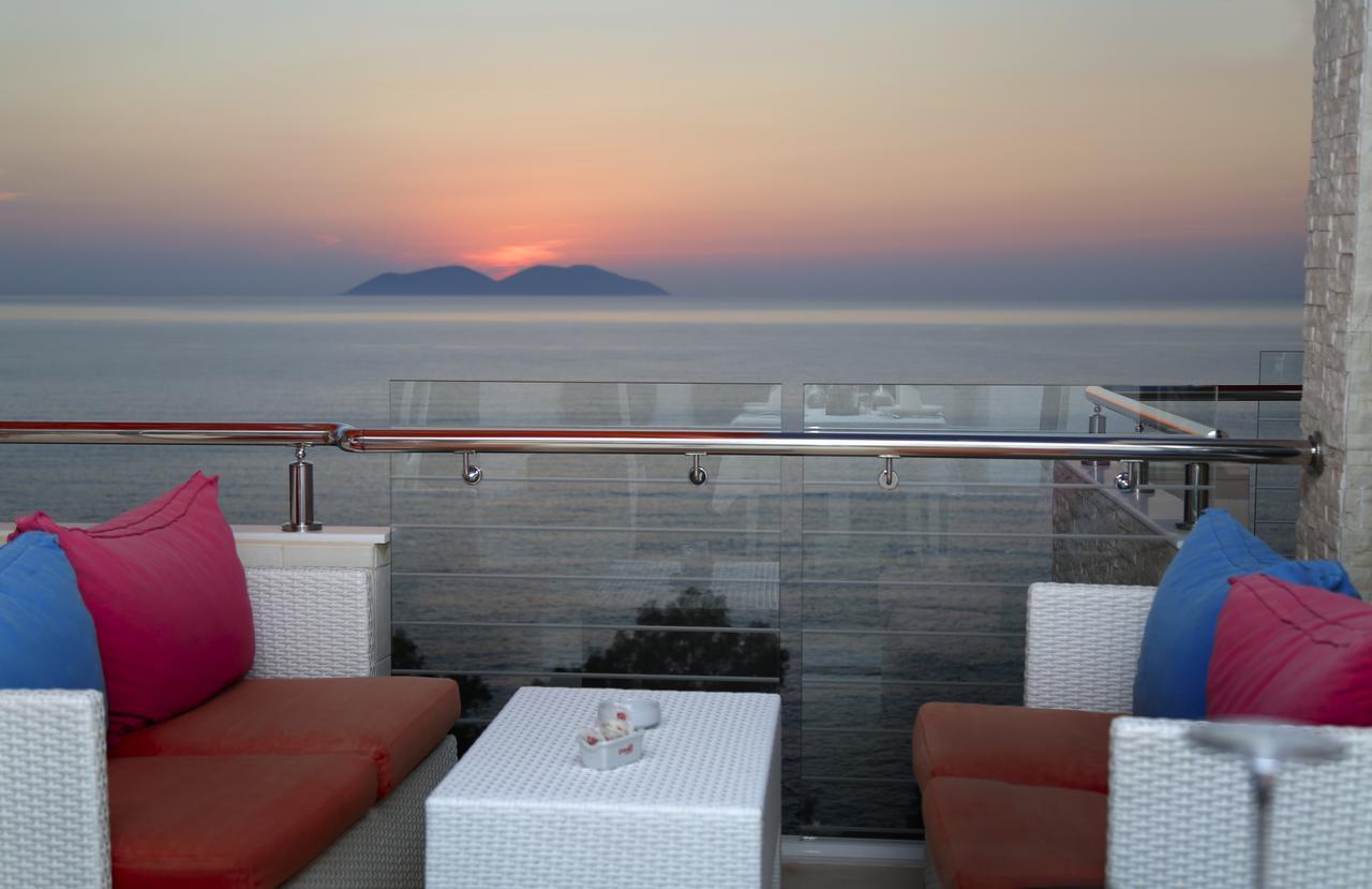Nomelia Residence B&B Vlorë Exteriör bild