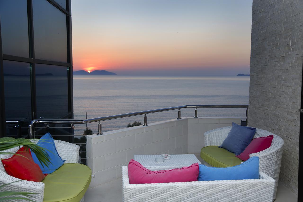 Nomelia Residence B&B Vlorë Exteriör bild