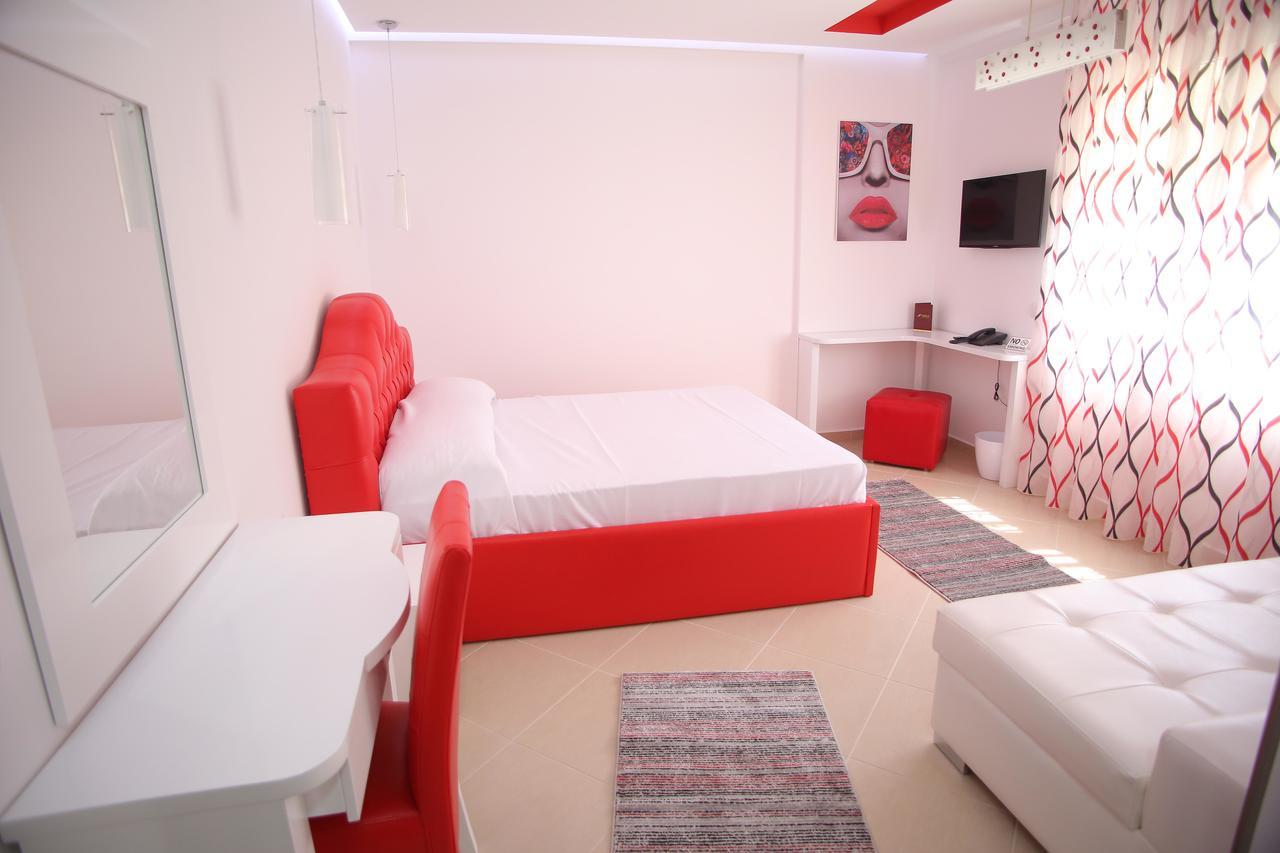 Nomelia Residence B&B Vlorë Exteriör bild